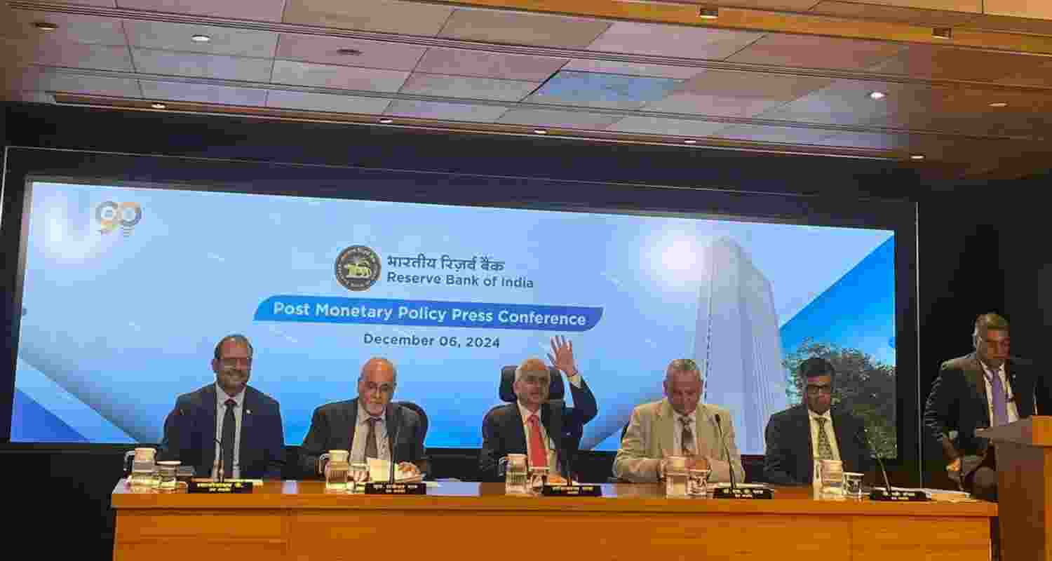 RBI keeps repo rate at 6.5pc for 11th time in a row RBI keeps repo rate at 6.5pc for 11th time in a row