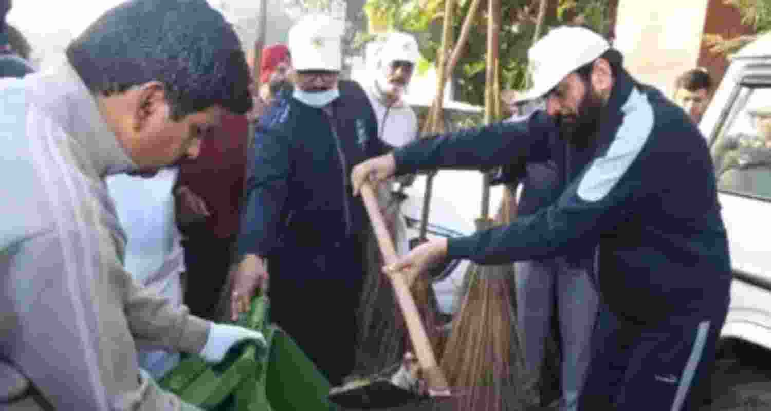 Ahead of Gita Mahotsav Kurukshetra gets clean-up boost. Ahead of Gita Mahotsav Kurukshetra gets clean-up boost.