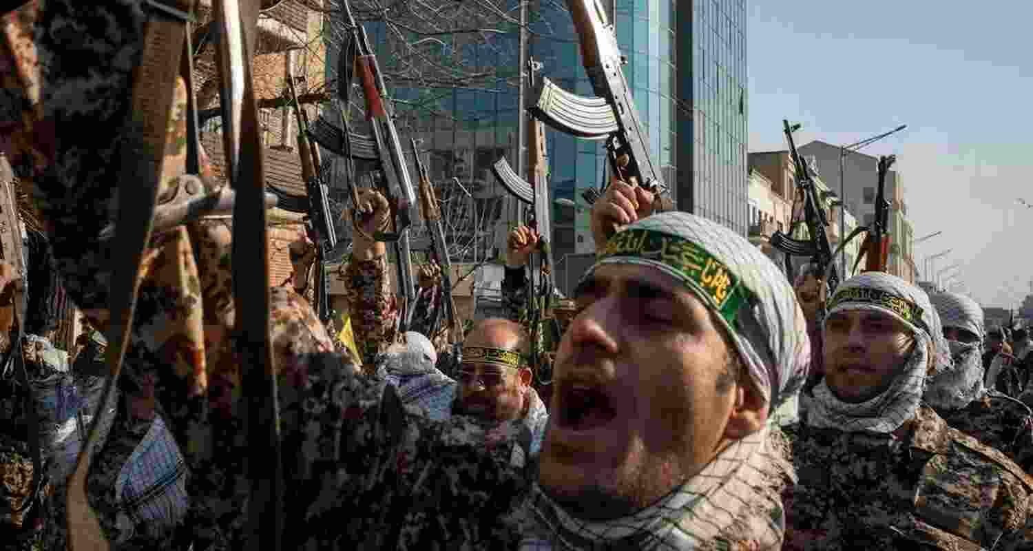 Islamic Revolutionary Corps in Tehran. Islamic Revolutionary Corps in Tehran.