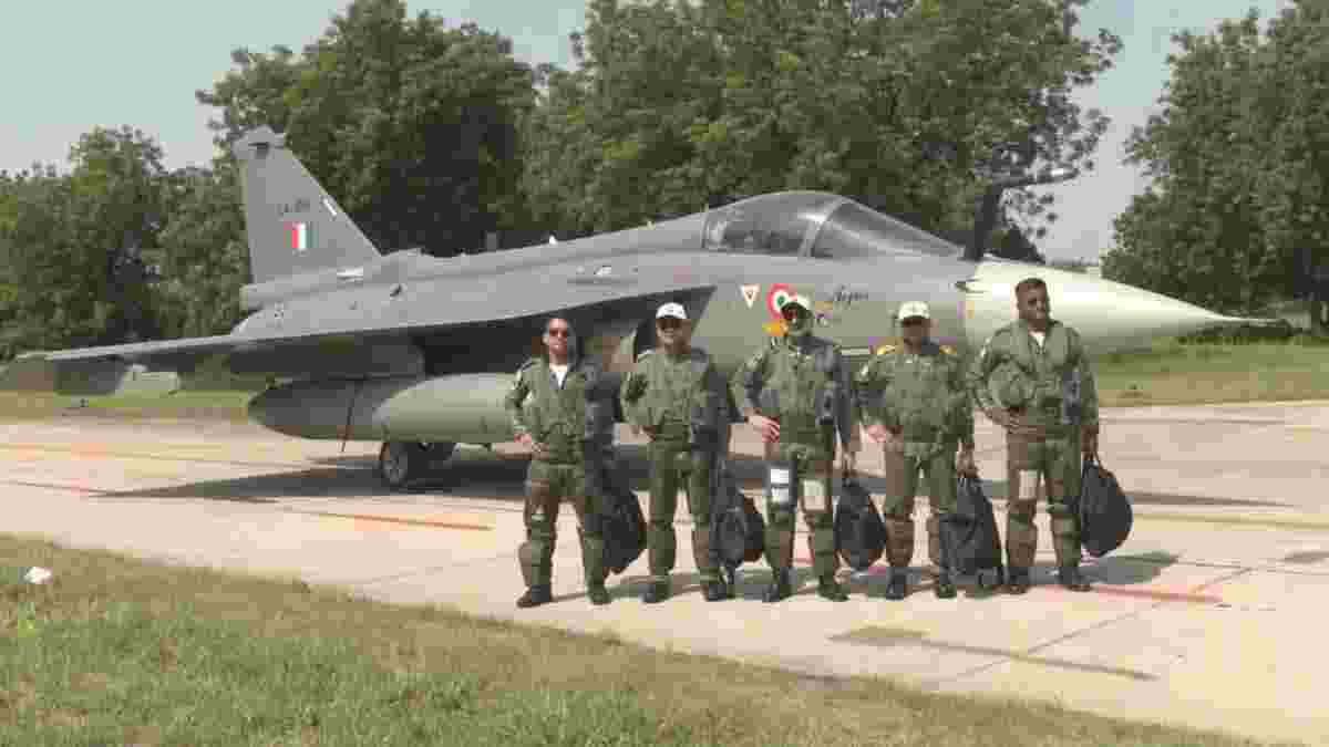 Vice Chiefs of all three forces to fly together in LCA Tejas Vice Chiefs of all three forces to fly together in LCA Tejas