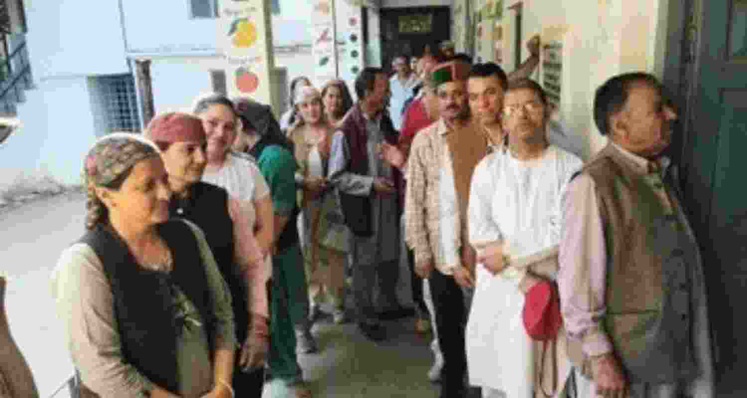 Over 19 pc turnout in first two hours of Himachal Panchayat polls Over 19 pc turnout in first two hours of Himachal Panchayat polls