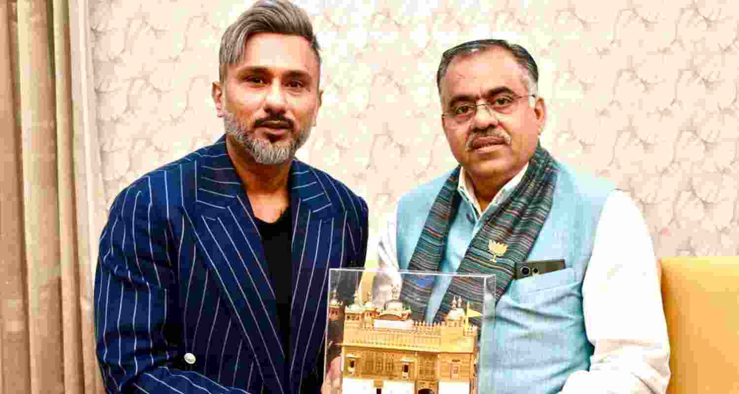 Yo Yo Honey Singh during his meeting with BJP leader Tarun Chugh in Amritsar on Tuesday. Yo Yo Honey Singh during his meeting with BJP leader Tarun Chugh in Amritsar on Tuesday.